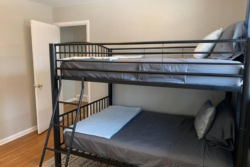 Villa 3 King Beds + Bunk Beds On Broadway Littleton Exterior foto